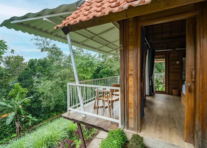 Guava Eco Living By Manara 3*